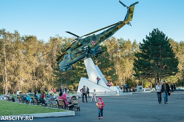 Погода арсеньев приморский край. Памятники самолеты г Арсеньев Приморский край. Памятник самолёту в Арсеньеве Приморского края. Арсеньев Приморский край летчик. Арсеньев Приморский край 4 площадка.