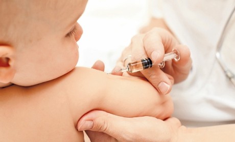 вакцинация прививка укол врач