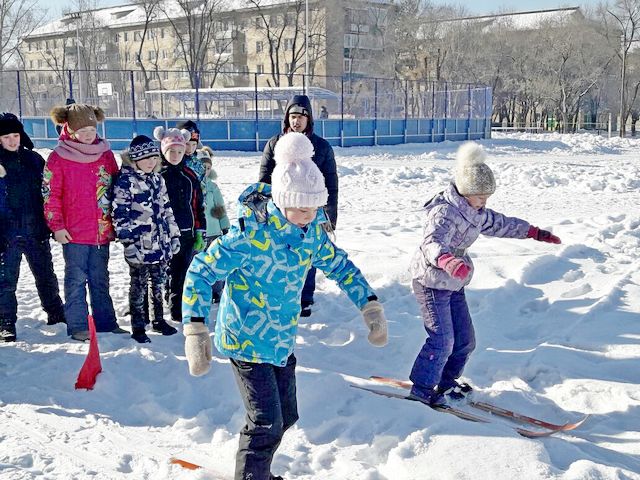 дети спорт лыжи